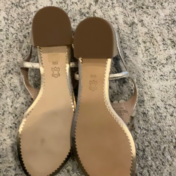 Tory Burch thong Sandals Sz 10 - Picture 3 of 3
